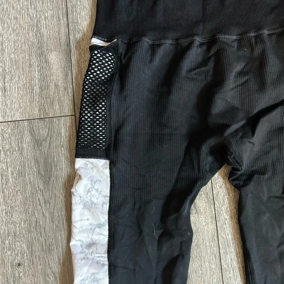 Victoria’s Secret pink workout leggings size L - Picture 6 of 9